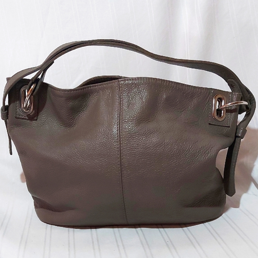 16. VIA MIA GREY LEATHER HOBO BAG!